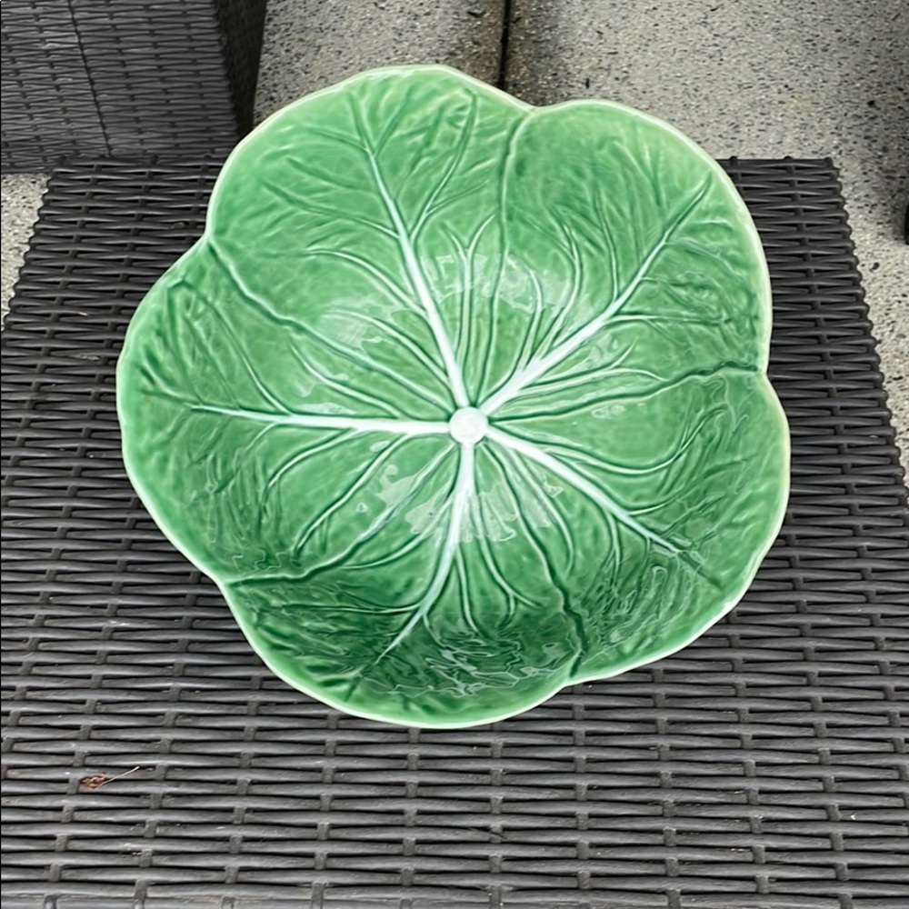 Bordallo Pinheiro Cabbage Salad Bowl - 115 oz